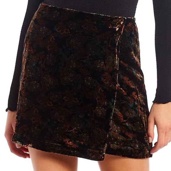 Chelsea & Violet Dresses & Skirts - Chelsea and Violet NWT Floral Velvet Faux Wrap Skirt